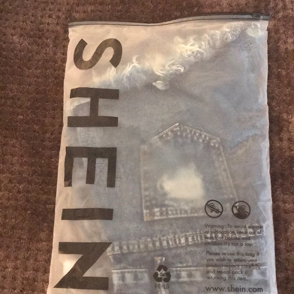 Women’s SHEIN denim shorts